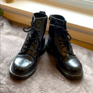 Mate black doc martins size 7